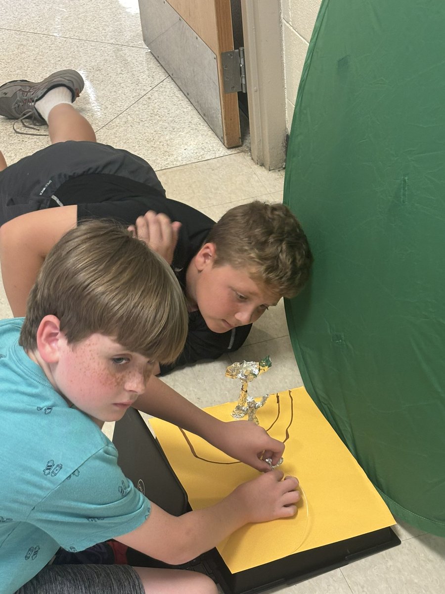 Erin Darnell (@mrs_edarnell) on Twitter photo More #stopmotion magic with <a href="/MidwayStingers/">Midway Elementary</a> 5th graders! I am so impressed with these producers! The best part <a href="/HollyBrown1/">Holly Brown</a> is learning right along with them! <a href="/a5disteam/">anderson5disteam</a> <a href="/WeVideo/">WeVideo</a> #create #collaborate #communicate #thinkcritically #trynewthings #embracetheunknown More #stopmotion magic with <a href="/MidwayStingers/">Midway Elementary</a> 5th graders! I am so impressed with these producers! The best part <a href="/HollyBrown1/">Holly Brown</a> is learning right along with them! <a href="/a5disteam/">anderson5disteam</a> <a href="/WeVideo/">WeVideo</a> #create #collaborate #communicate #thinkcritically #trynewthings #embracetheunknown