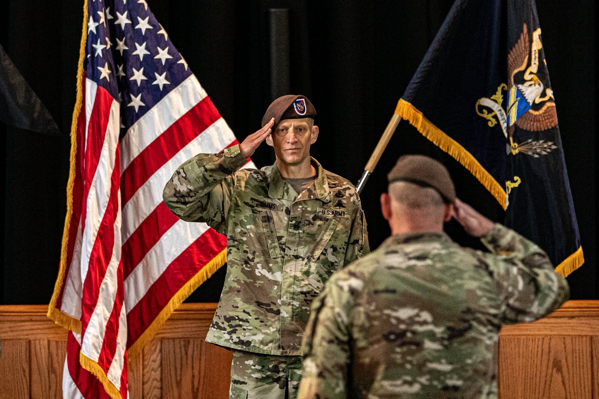 Yesterday, 2nd Battalion, 1st SFAB, held a change of responsibility ceremony to say goodbye to outgoing Command Sergeant Major, CSM David Morales, and welcome CSM Blake Simms.
#Military #SFAB #USArmy