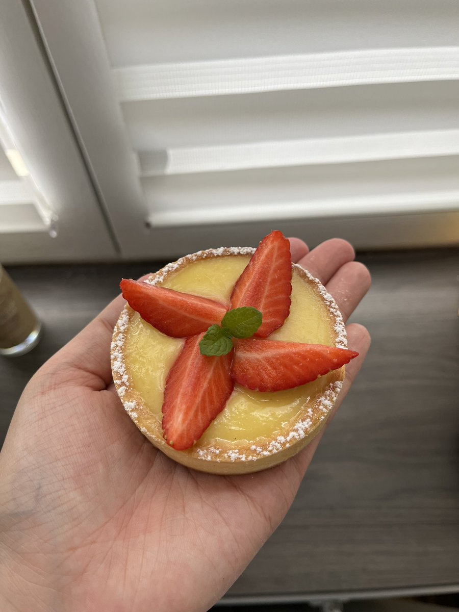 i made strawberry and lemon tarts 🍓🍋