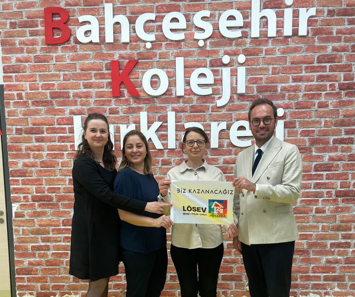 Master-Kids finans okur-yazarlığı dersimiz kapsamında paylaşma kumbaramızı 23 Nisan Ulusal Egemenlik ve Çocuk Bayramı mutluluğumuzu Lösev çocukları ile paylaştık 🧡