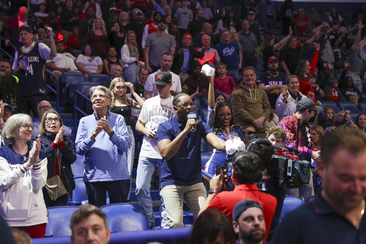 If you love New Orleans 🫶🏾

Then New Orleans will love you back. You’ve rallied behind me more than you’ll ever know. Thank you for your support, to all who delivers our show, and for making me feel like the best host in the world. 

📸: @LayneMurdochJr 
#Pelicans | #NewOrleans