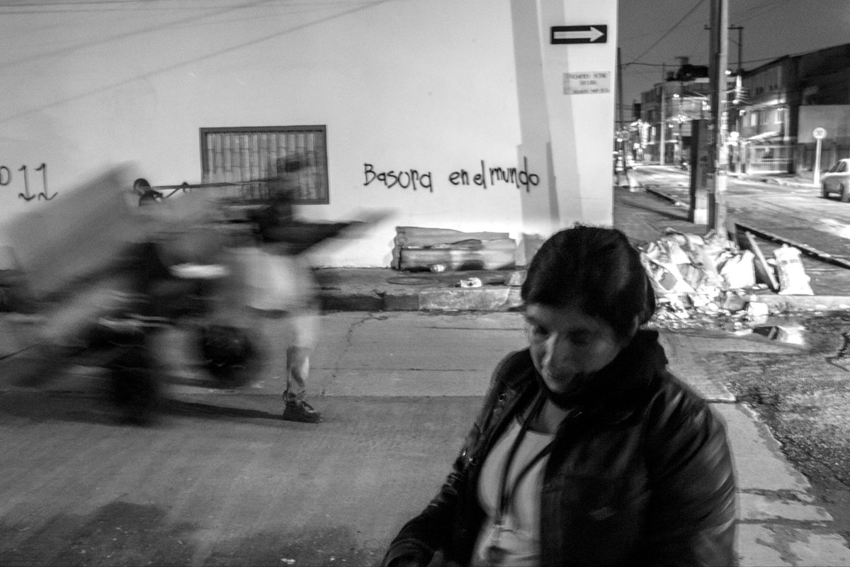 “Basura en el mundo”
Bogotá, Colombia, 2018
#streetphotography #trash #basura

—
Fotografía a la venta / Print for sale: 
• Envíos en Colombia / To be shipped in Colombia:
tinyurl.com/238f3yp8
• Envíos fuera de Colombia / To be shipped overseas:
tinyurl.com/mspvk95f