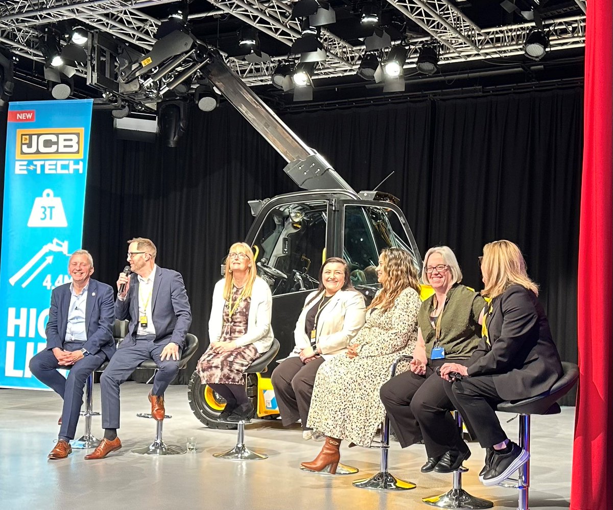 Discussing how we Make a Material Difference, a panel chaired by BMF’s Jeremy Harris, with Dianne Lucas, John Newcomb, Marianna Peet, Simon Gambrill, Lynda Moore, Laura Atkinson and Siobhan Lewis, covered a range of topics on opportunities around the Sector Awareness Programme.