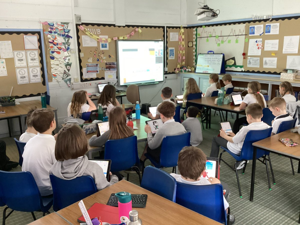 inspireSBC's tweet image. @OrdeHelen delivered another fabulous #ReadySetCodeLIVE session using @scratch junior. Thanks to all the classes and schools who joined us including @StRonansSchool who hosted our live reporter @CatJLittle. Join us tomorrow for more #MicrosoftMakeCode at 9:30 & 1:30