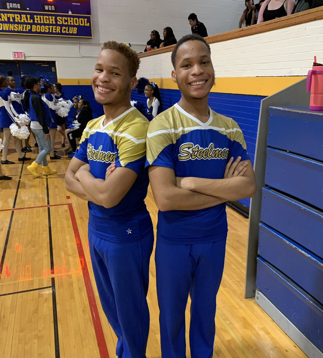 THEY DID IT! Congratulations to our seniors Casi and Mari for making the University of Wisconsin-Milkuakee Cheer team! We could not be more proud of you both! #ONWARD 💙🥳