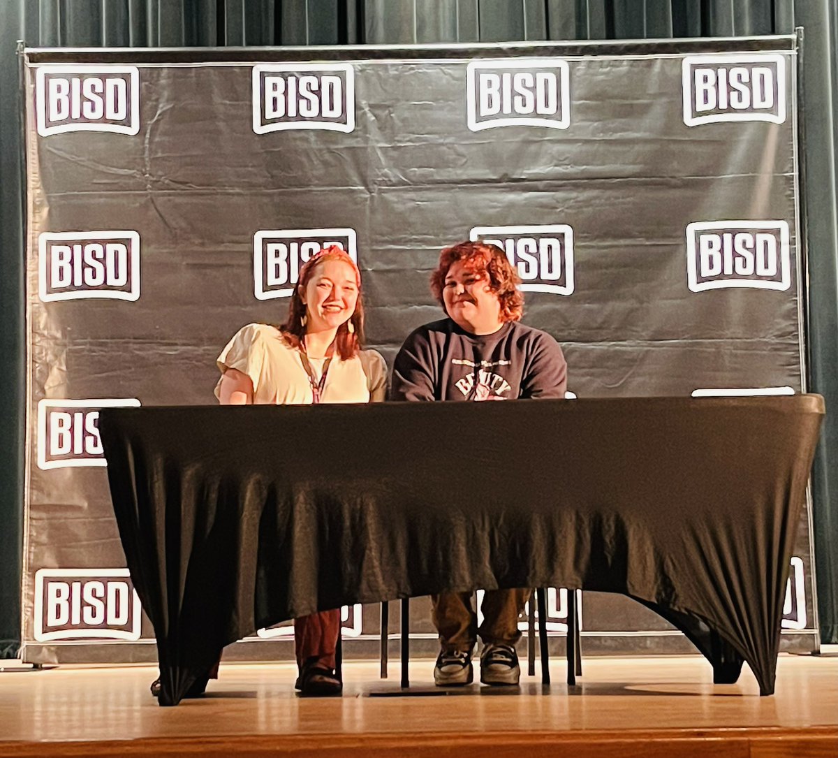 🎉BISD FINE ARTS SIGNING DAY🎉
We are so proud of Sam Perez and KK Yarbrough who have both committed to pursuing theatre in college at Texas Wesleyan University! We know these two have a big future in the arts and will represent troupe 887 well. ♥️🎭
