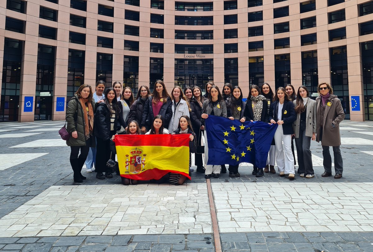 Alumnas del colegio participaron en la última sesión del @europarl_ES en Estrasburgo antes de las nuevas elecciones europeas.  🇪🇺

Alcaste acudió como "Escuela embajadora del Parlamento Europeo".✨ 

#ParlamentoEuropeo #colegioAlcaste #EPAS #larioja

alcaste.com/nuestras-alumn…