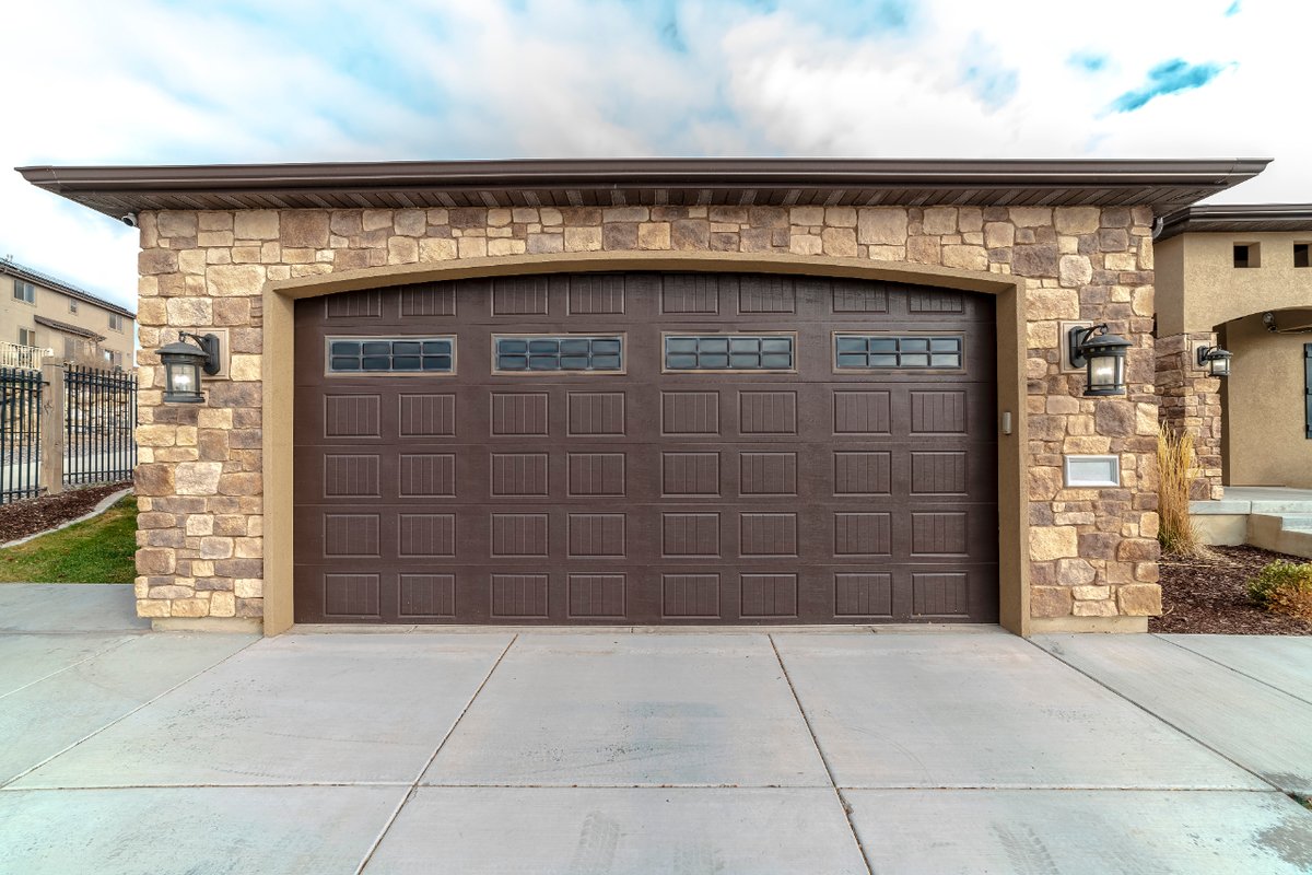 Elevate Your Home's Security with Lloyd Copelan Garage Doors!

#NewGarageDoor #GarageDoorRepair #ClopayGarageDoors #GarageDoors #CurbAppeal #Redlands #Yucaipa #Calimesa #Highland #SanBernardino #InlandEmpire