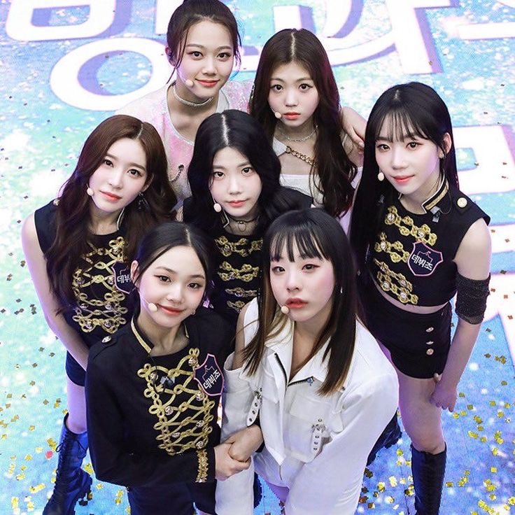 alwayswithurmav's tweet image. right person                        wrong place