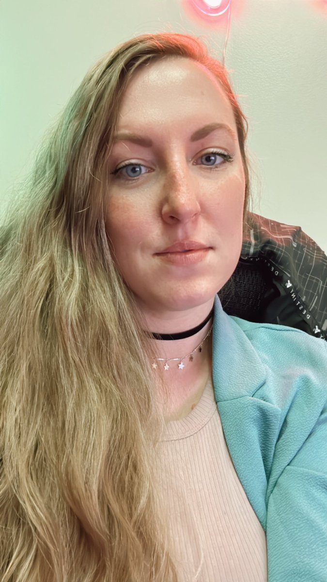 AlyLee on the Blue app 🦇 tweet media