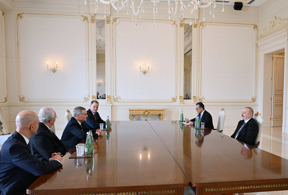 FrVision's tweet photo. Le @presidentaz reçoit les représentants de l’Eglise mormone et de la Fondation #Striling
https://t.co/l78bnifC0B https://t.co/thlpfmiVdE