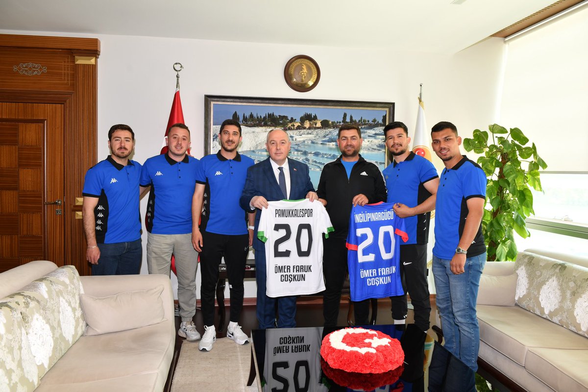 Valimiz Ömer Faruk Coşkun, İncilipınargücü ve Pamukkale Spor Kulübü Başkanı Behçet Arım ve kulüp antrenörlerini Valilik Makamı’nda kabul etti.