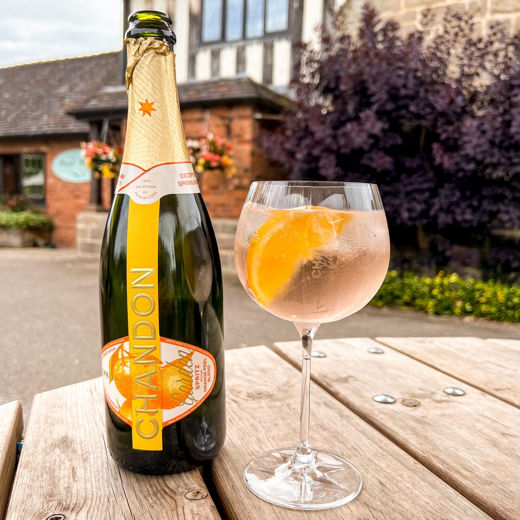 With summer just around the corner, we're treating you to a complimentary glass of Chandon Garden Spritz when you book our Summer Spritz accommodation offer. 

Prices start from £105, find out more & book your stay 👉️ moathouse.co.uk/hotel-in-staff…

#MoatHouseActonTrussell #Stafford