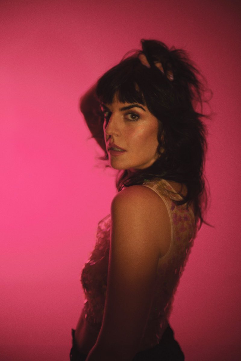 Hola amigxs! Muy feliz de contarles que el 16/5 sale 🎆 Noctámbulos 🎆, una nueva canción por <a href="/bizarrouruguay/">bizarro ®</a> 
Si gustan pueden darle Pre-Save  en el link en bio 🫶🏼🫶🏼