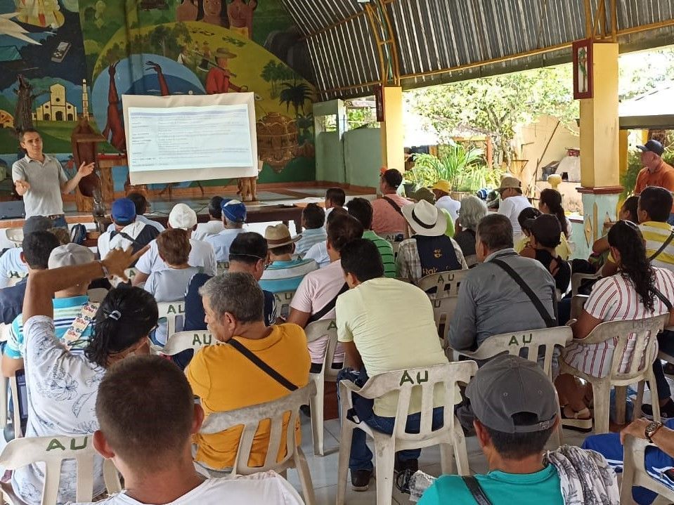 IKI Germany (@iki_germany) on Twitter photo A project supported by #IKI funding has qualified to participate in #Colombian’s #greenfinance initiative that offers tax credits through a mechanism known as “obras por impuestos“. Details ➡️ international-climate-initiative.com/NEWS2682-1
#GenerationRestoration <a href="/BiovIntCIAT_eng/">Alliance of Bioversity International and CIAT</a> <a href="/CGIARclimate/">CGIAR Climate Action</a> A project supported by #IKI funding has qualified to participate in #Colombian’s #greenfinance initiative that offers tax credits through a mechanism known as “obras por impuestos“. Details ➡️ international-climate-initiative.com/NEWS2682-1
#GenerationRestoration <a href="/BiovIntCIAT_eng/">Alliance of Bioversity International and CIAT</a> <a href="/CGIARclimate/">CGIAR Climate Action</a>