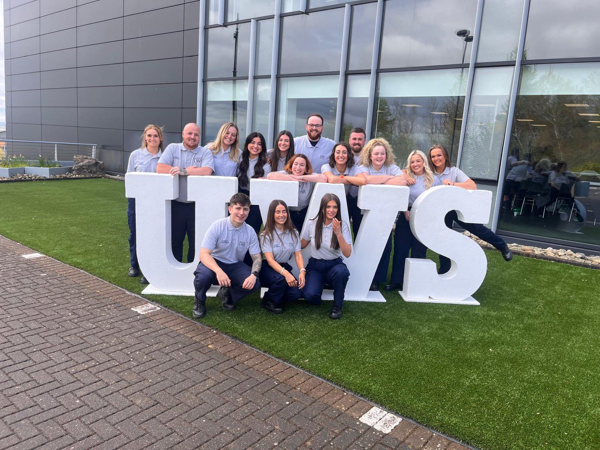 LewisIrvinee's tweet photo. Last day at @UWSParamedic 

Had a pleasure of studying the past 3 years with a brilliant bunch🧑‍🧑‍🧒‍🧒

Few bits n bobs to tidy up then hopefully get into the greens and begin my new career🚑 https://t.co/5X7pEZl1oA