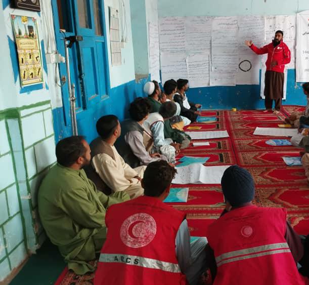 Afgan Kızılay'ı tarafından Herat vilayet'inin Gülran ve Rubat-Sangi ilçelerinde 80 yeni kadın ve erkek gönüllüye düzenlenen 3 günlük, 4 ilk sağlık yardım eğitim çalıştayı, bugün 21 Şevval Salı günü sona erdi.