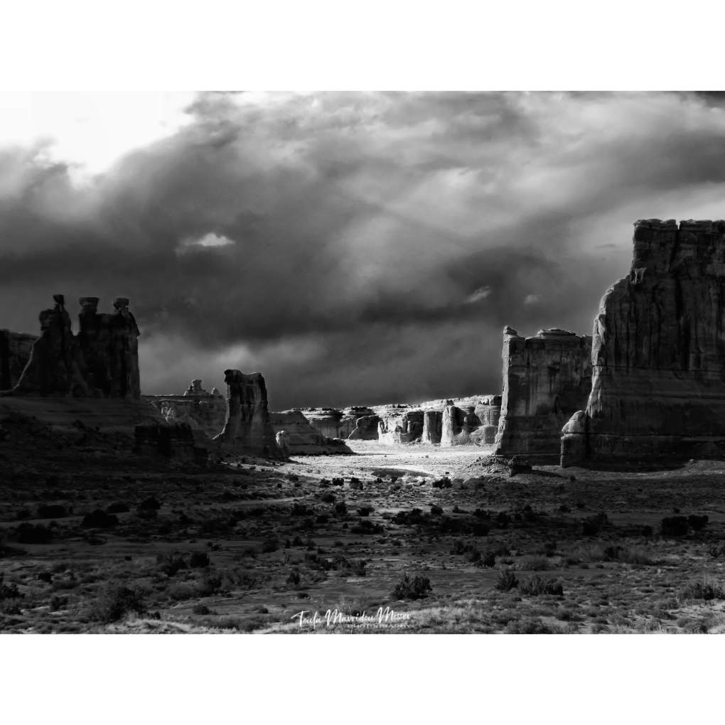 From our recent visit to Arches NP. 

#rockintuesday #bnwphotography #landscapephotography