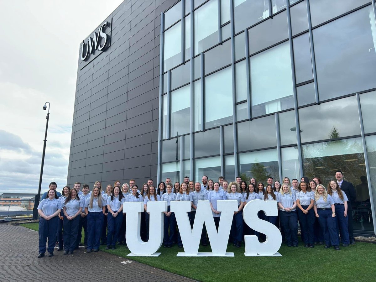 The biggest congratulations to our year 3 society members who have completed the course and are about to move onto the next stage of their Paramedic career 🚑 

Well done everyone 💚