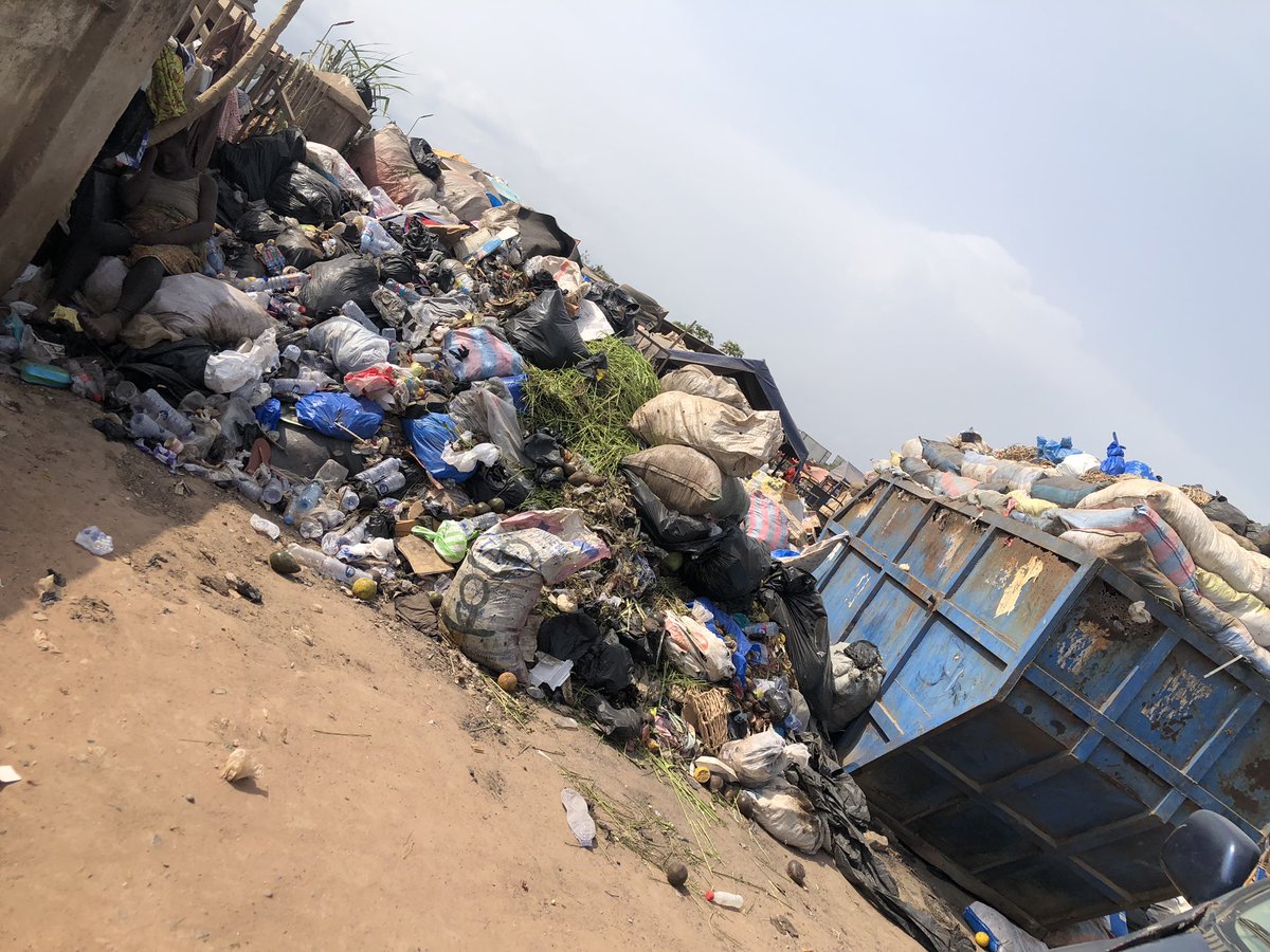 Today, I had a one on one interaction with some traders at the mini market (Jubilee Park) in Takoradi on the Impact of Waste Management on Air Quality in the market. These traders seem to be making an effort to promote air quality. #CleanAirGhana @Barcampghana