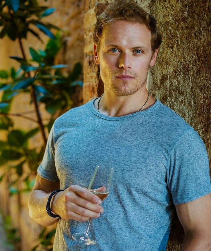 Sláinte, Sam Heughan! 🥂 May you have the most beautiful birthday, filled with love and satisfaction for your accomplishments. 🎆🎁🎈🥃🍸  -  @SassenachSpirit  Jan Moutz @janmouts #samheughansbirthday