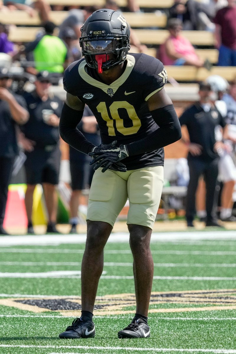 NEWS: Waker Forest CB DaShawn Jones has entered the NCAA Transfer Portal, per <a href="/petenakos/"></a> 

Jones had 37 tackles and 3 interceptions this past season.

on3.com/transfer-porta…