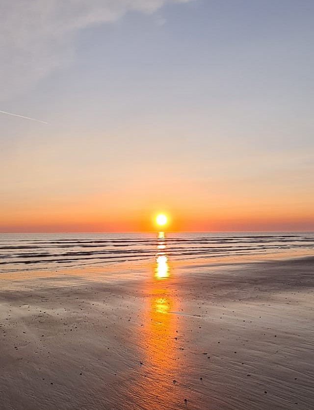 #vss365 #Rebirth 

The moon's last kiss
Is the sun's first dance,
Spelling our footsteps poetic~
To kindle our words
And to blush in romance,
Our souls rebirth..kinetic,

#poetry #writing 

Pic is my own,