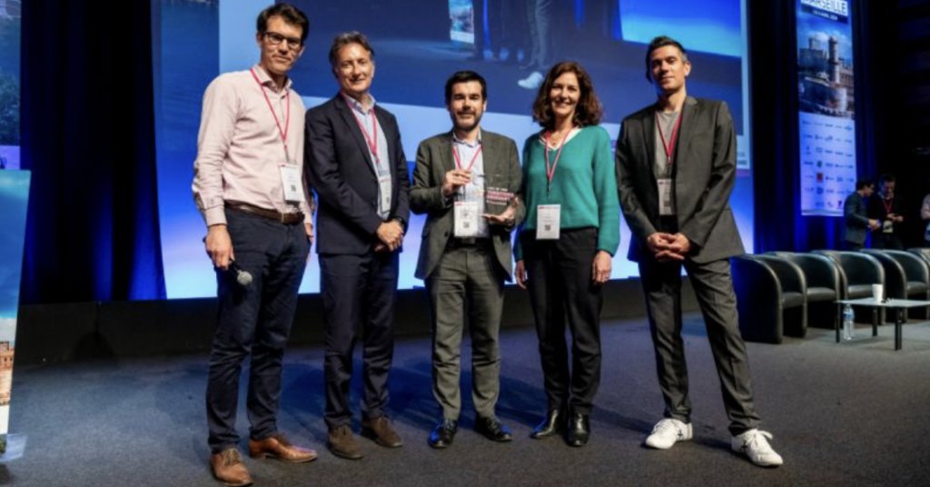 [Nos adhérents ont du talent 👏] 🏆@BxMetro a remporté le label OR 'Territoire Innovant' lors du dernier Forum organisé par @INTERCOnnectes à #Marseille ! ↪ Bordeaux Métropole a été distinguée dans la catégorie 'service aux usagers'. 🔗lc.cx/XnjLcq