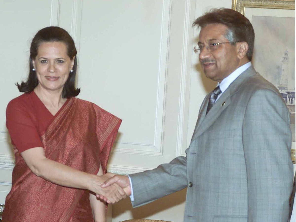 Sonia Gandhi's picture is with Parvez Musharraf, then by Congress's logic, she is also responsible for Kargil War 🤡