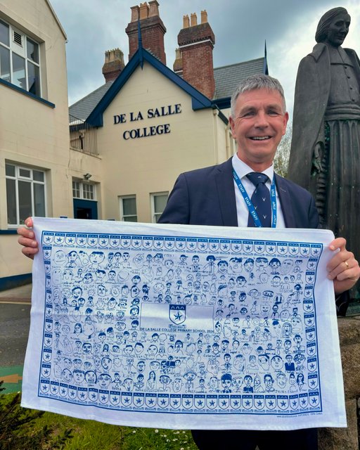 De La Salle College tweet media