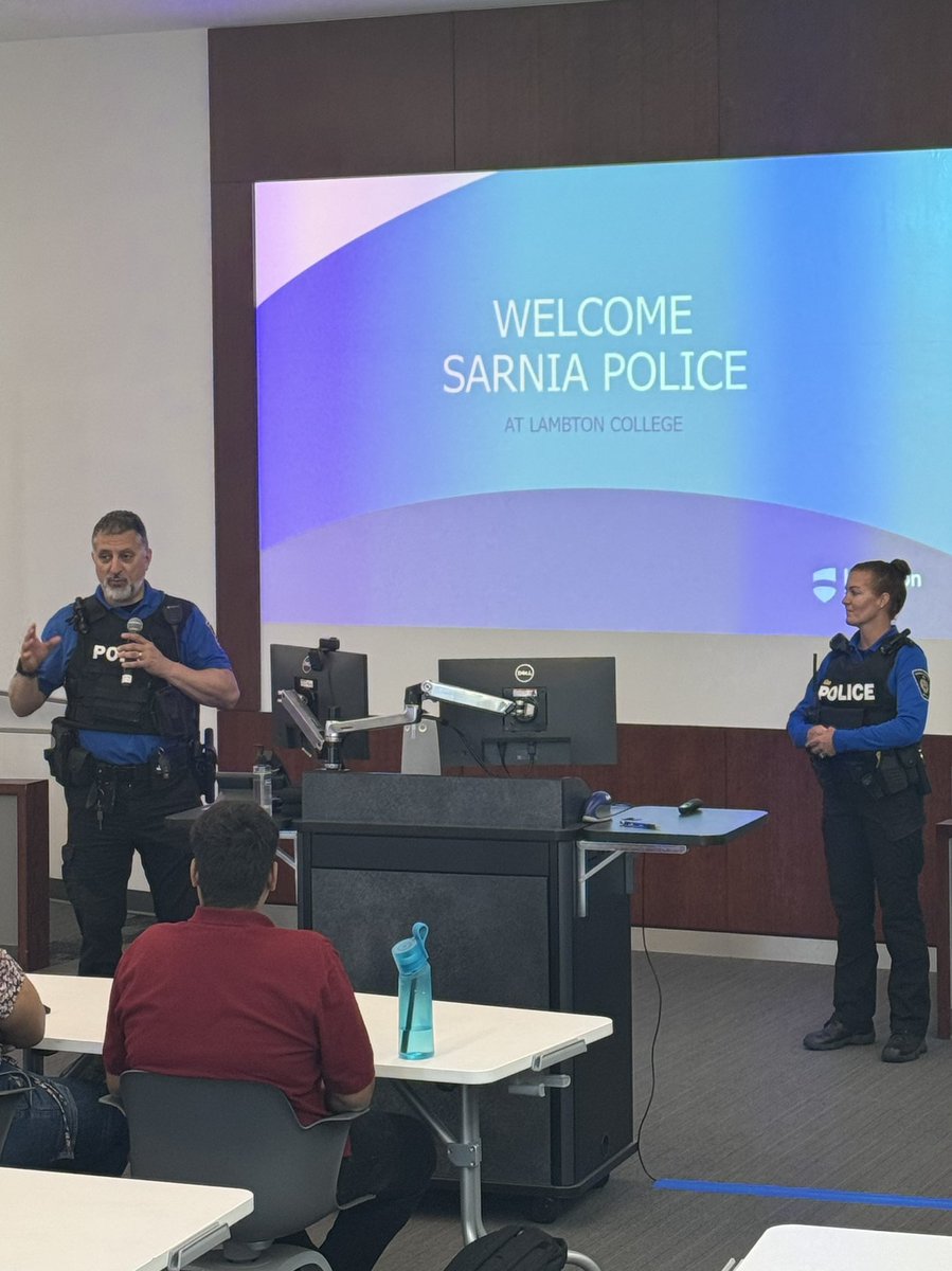 This morning @SarniaFire and @SarniaPolice both attended and did presentations at @LambtonCollege’s Keeping Our Students Safe International Orientation event. Keeping everyone in our community safe is our ultimate goal. #Community