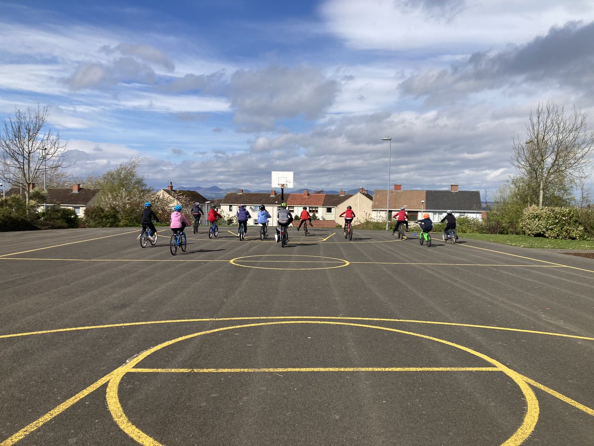 Great to be back at @LawfieldPS today for the start of a full week of Bikeability ☀️ Kudos to P6 demonstrating tremendous skills 🚲