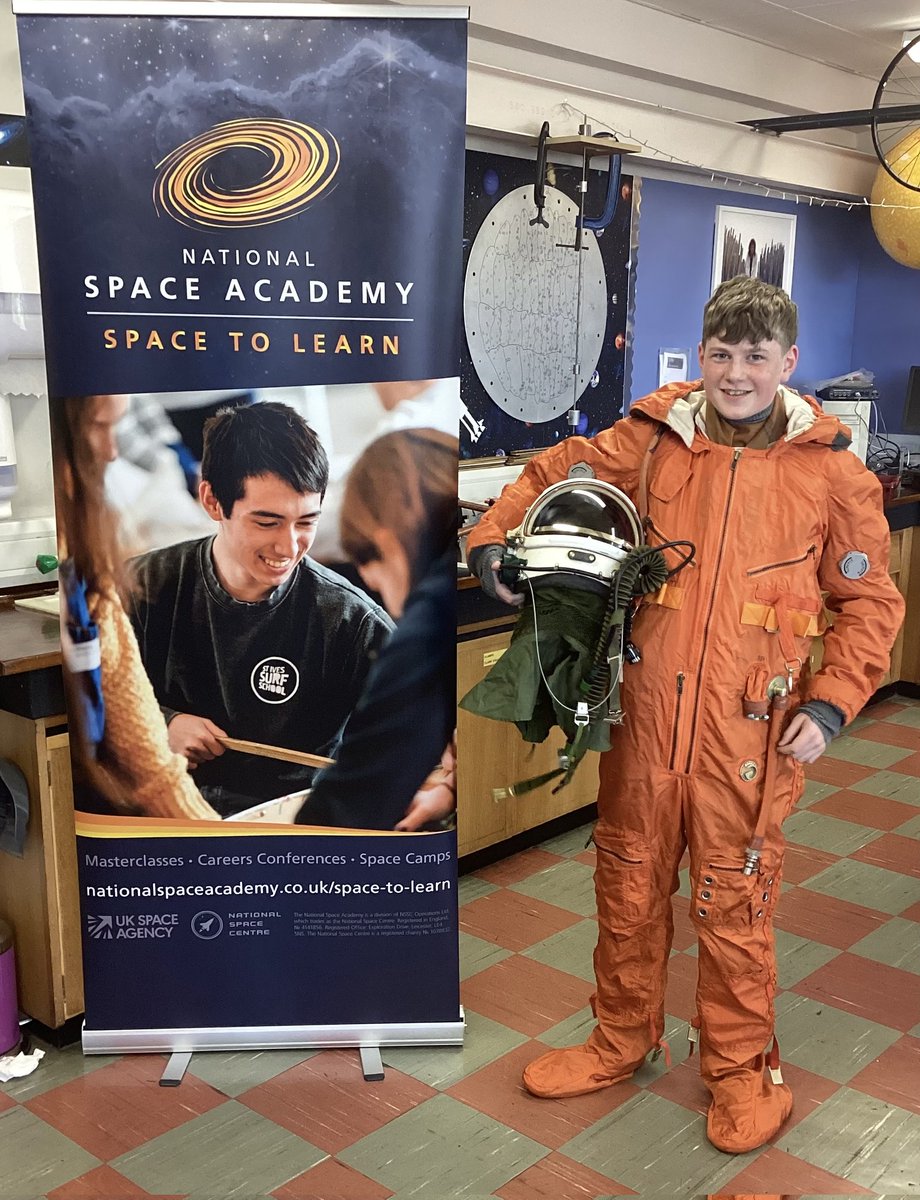 MsFarnhamPhys's tweet photo. @UKSpaceAcademy thank you for a wonderful day of workshops for S1/2 and S3 at @SelkirkHS we had a brilliant time and learned so much about asteroids, Artemis, rockets and the challenges of space flight. 🚀👩🏻‍🚀 https://t.co/qCfYpBXjgC