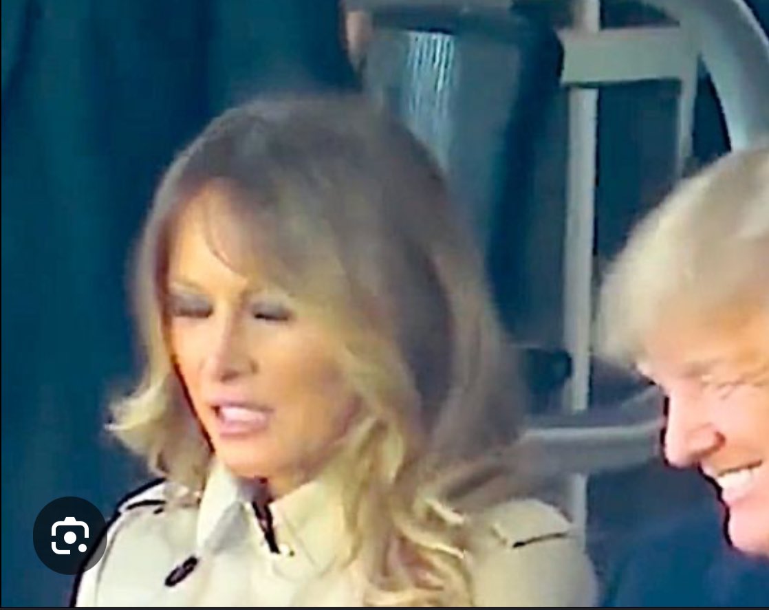 Poor Barron will now have to pose for photos in between mom and his cheating daddy on graduation day. Everyone say “ CHEEEEEESE PUFFFFF”