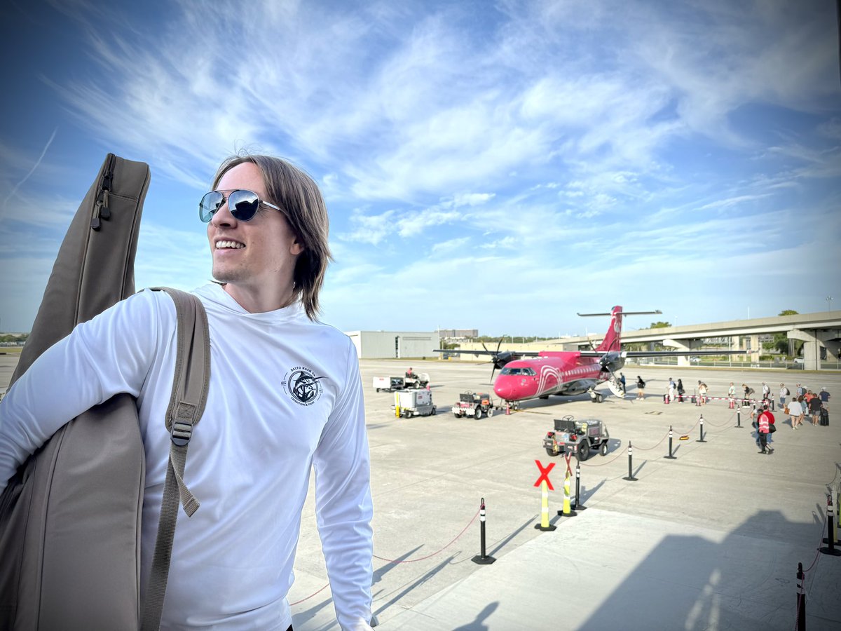 JimmyNashmusic's tweet image. Thank you @silver_airways for the great flight to Key West to play @KWSWF 🌴🎉😀 We usually drive, but now we’re gonna fly every time! Thanks for handling Adelaide (my guitar) with care ❤️
#kwswf #keywest #taylorguitars