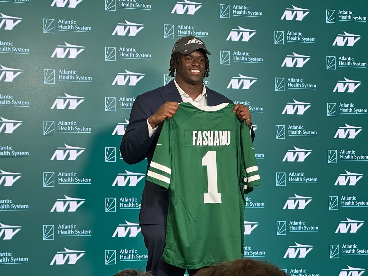 I understand #jets fans who wanted OL at 10 are pushing to have Fashanu start at RT.

Can we please not AVT this man?  Let him develop behind Smith and become the best LT in football.

#JetUp