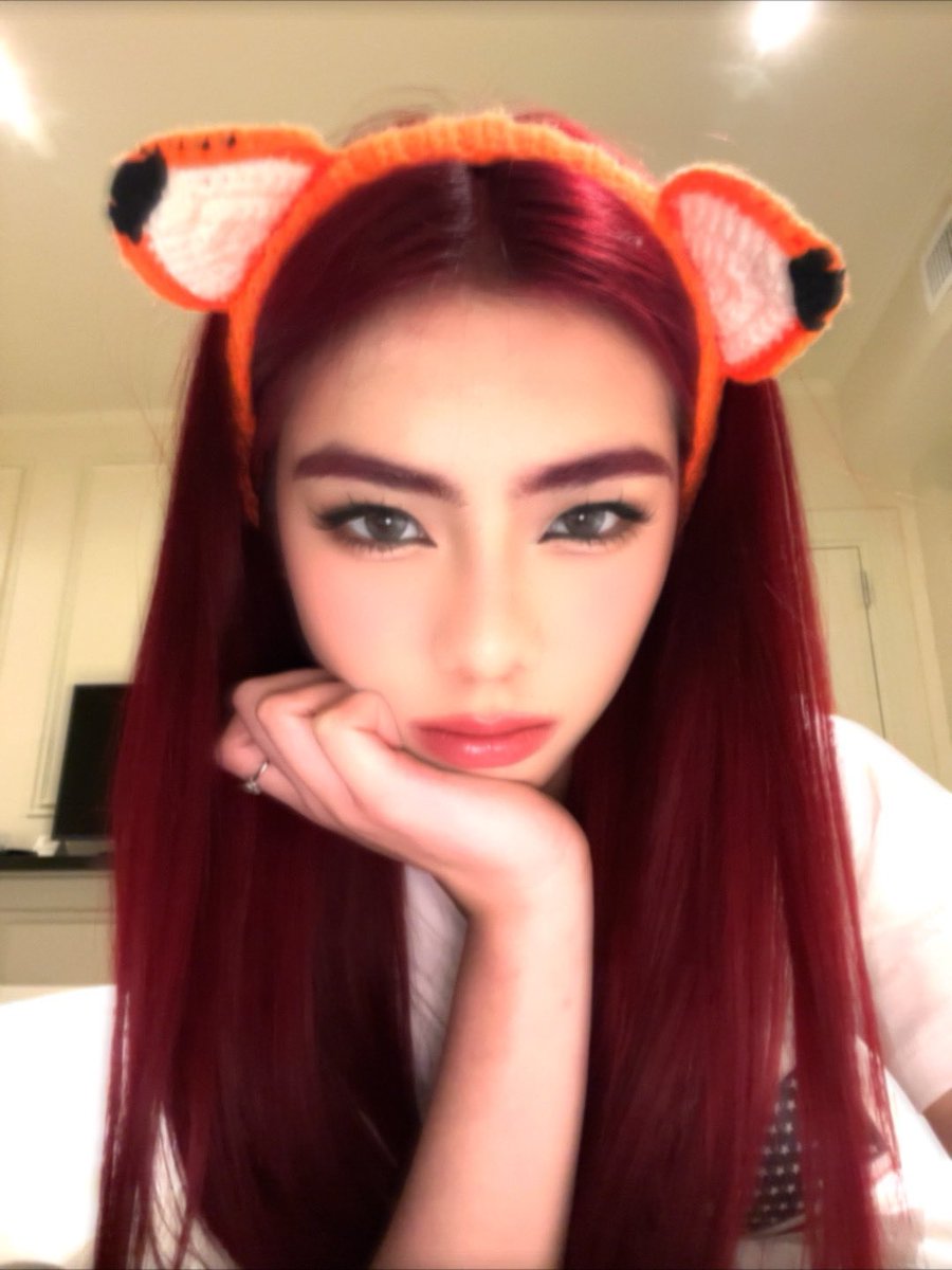 bini_mikha's tweet image. Bonus: Thank you for this cute headband heh🫶🏻