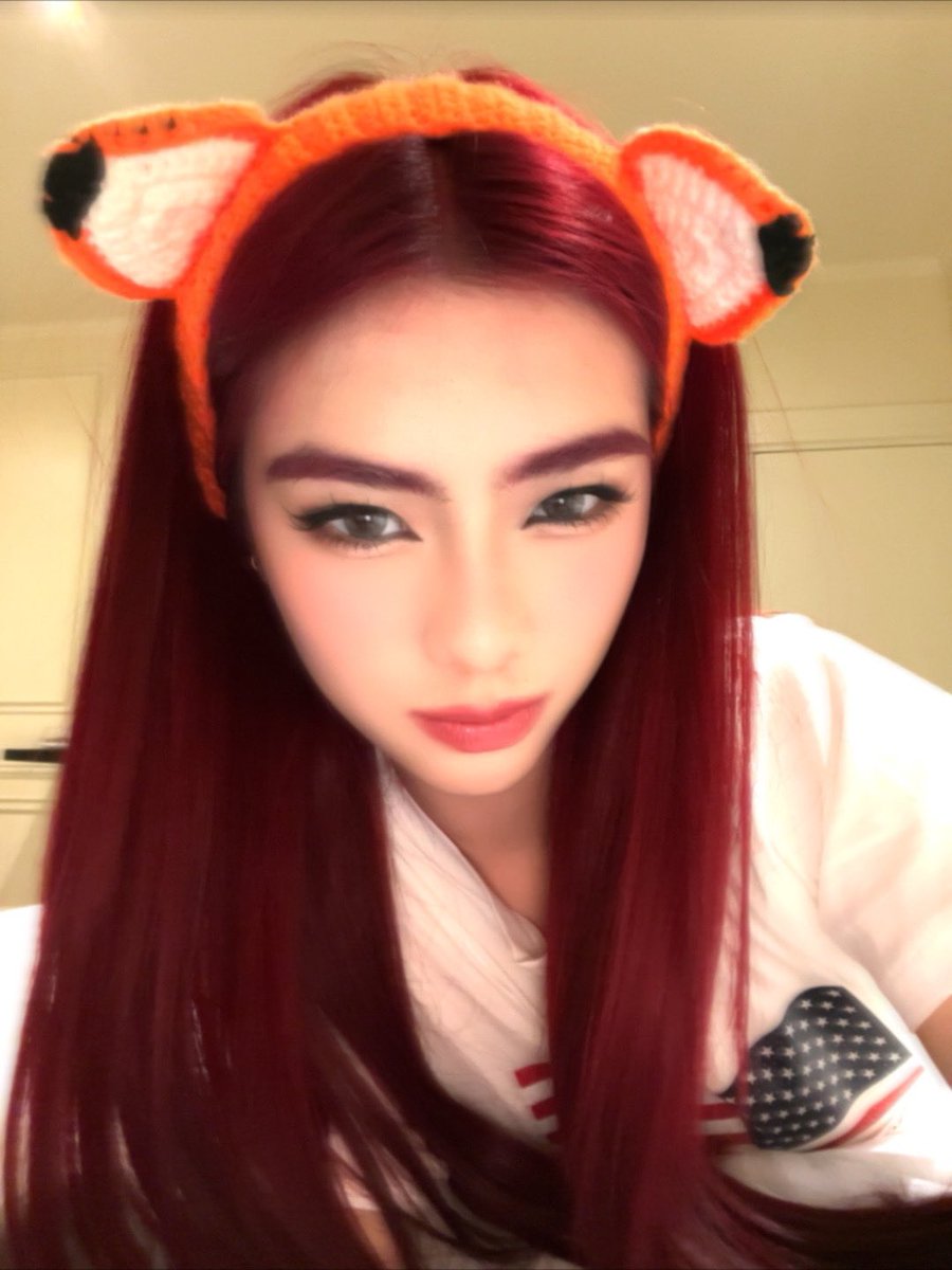 bini_mikha's tweet image. Bonus: Thank you for this cute headband heh🫶🏻