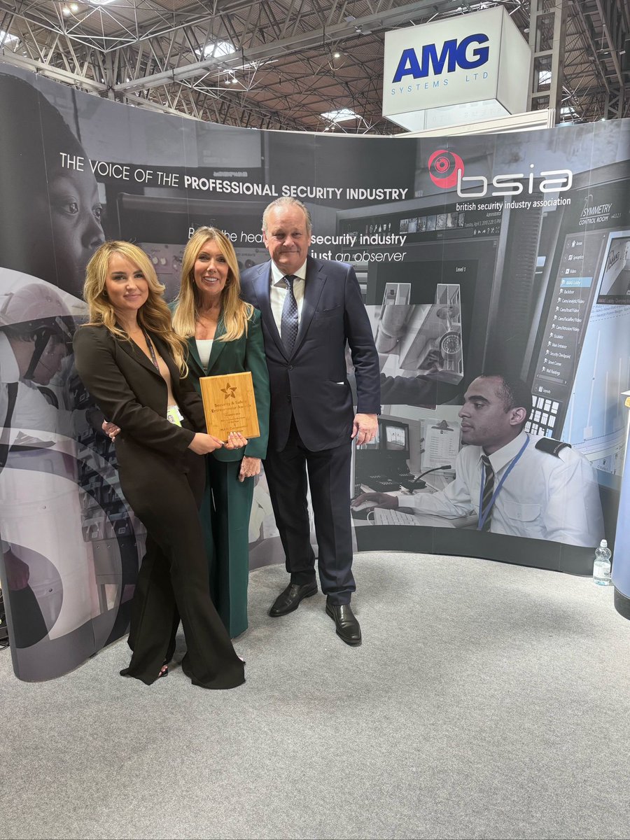 MANCommercial's tweet image. 𝗙𝗮𝗺𝗶𝗹𝘆-𝗢𝘄𝗻𝗲𝗱 𝗕𝘂𝘀𝗶𝗻𝗲𝘀𝘀 𝗼𝗳 𝘁𝗵𝗲 𝗬𝗲𝗮𝗿 🏆😍

We are excited to share that we have been named winners of ‘Family- Owned Business of the Year’ at the first ever Security &amp;amp; Safety Entrepreneur Awards! @theSSEAwards 
#familybusinessoftheyear #thesecurityevent