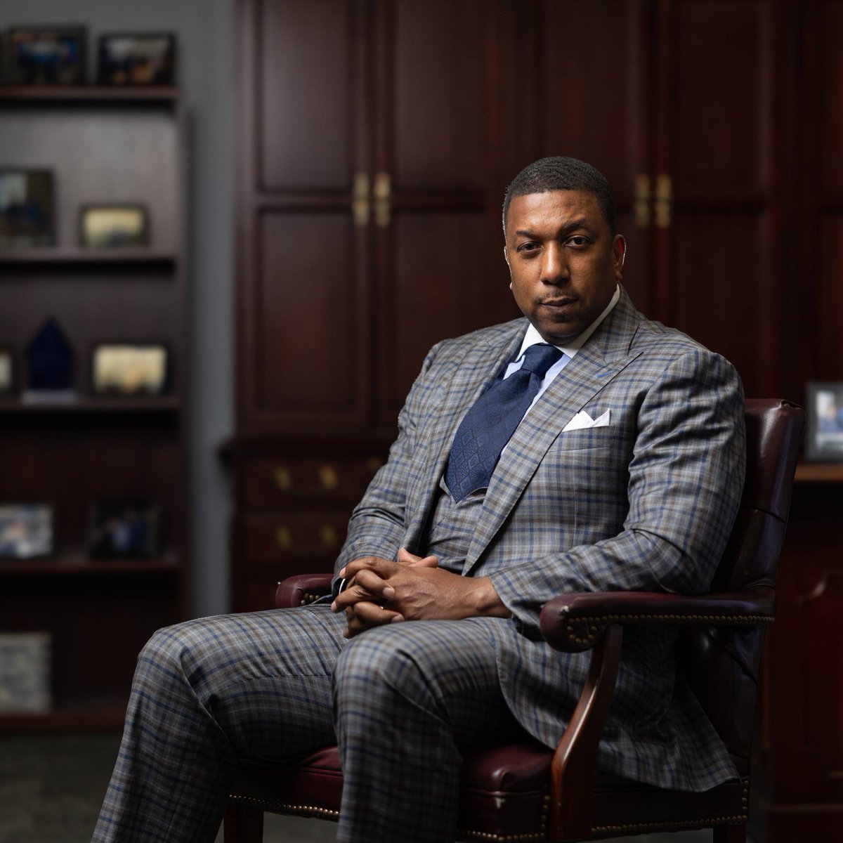 FSU's Chancellor Allison has been named to Business North Carolina’s Power List 2024 for the third consecutive year, recognizing him as one of the most influential leaders in the state! Read More Here: bit.ly/3UIdhQA #FayState #BNCPowerList #AreYouIn 🐴 💙 🤍