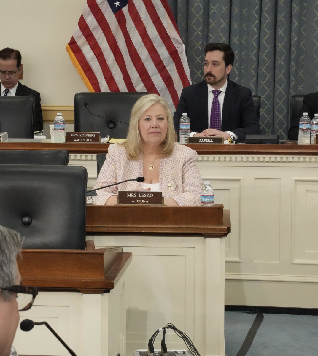 AM radio is an important resource for many people to get important news and emergency updates. That’s why today, @HouseCommerce's Innovation, Data, and Commerce Subcommittee is holding a hearing to discuss why some auto manufacturers want to remove AM radio stations from new