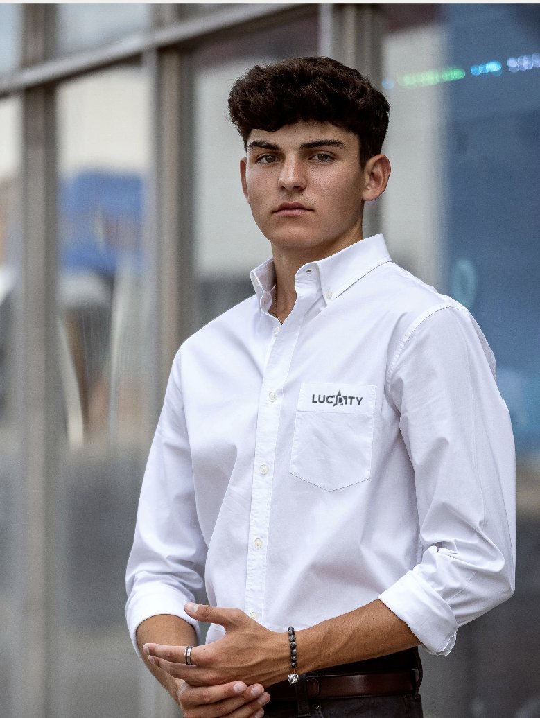 In need of a mental pick-me-up? 

Here is 18-year-old Dante Lucero, founder of positive clothing brand Lucidity, with some tips to pick you up👇
smileymovement.org/news/top-5-men…

#UNSDG #SDG3 #goodhealthandwellbeing #positivity