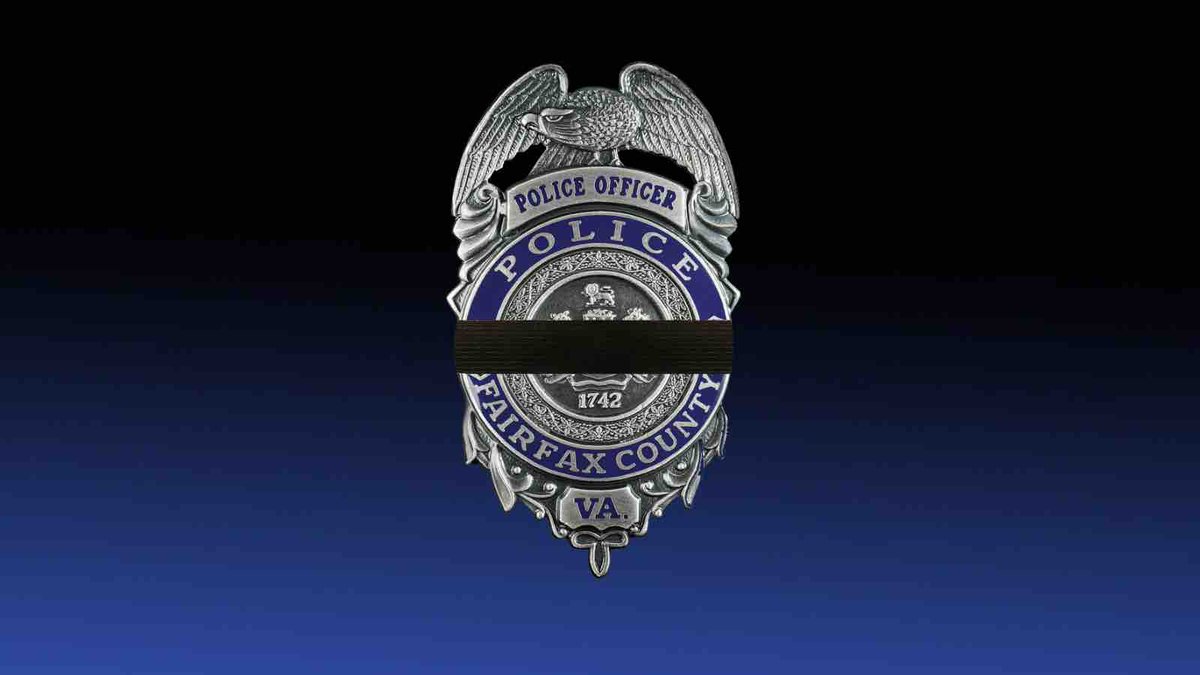 The FCPD offers sincere condolences to the @USMarshalsHQ and @CMPD after multiple officers were shot & killed in the line of duty yesterday. Please keep these officer’s families, friends, and coworkers in your prayers during this difficult time. 💙
