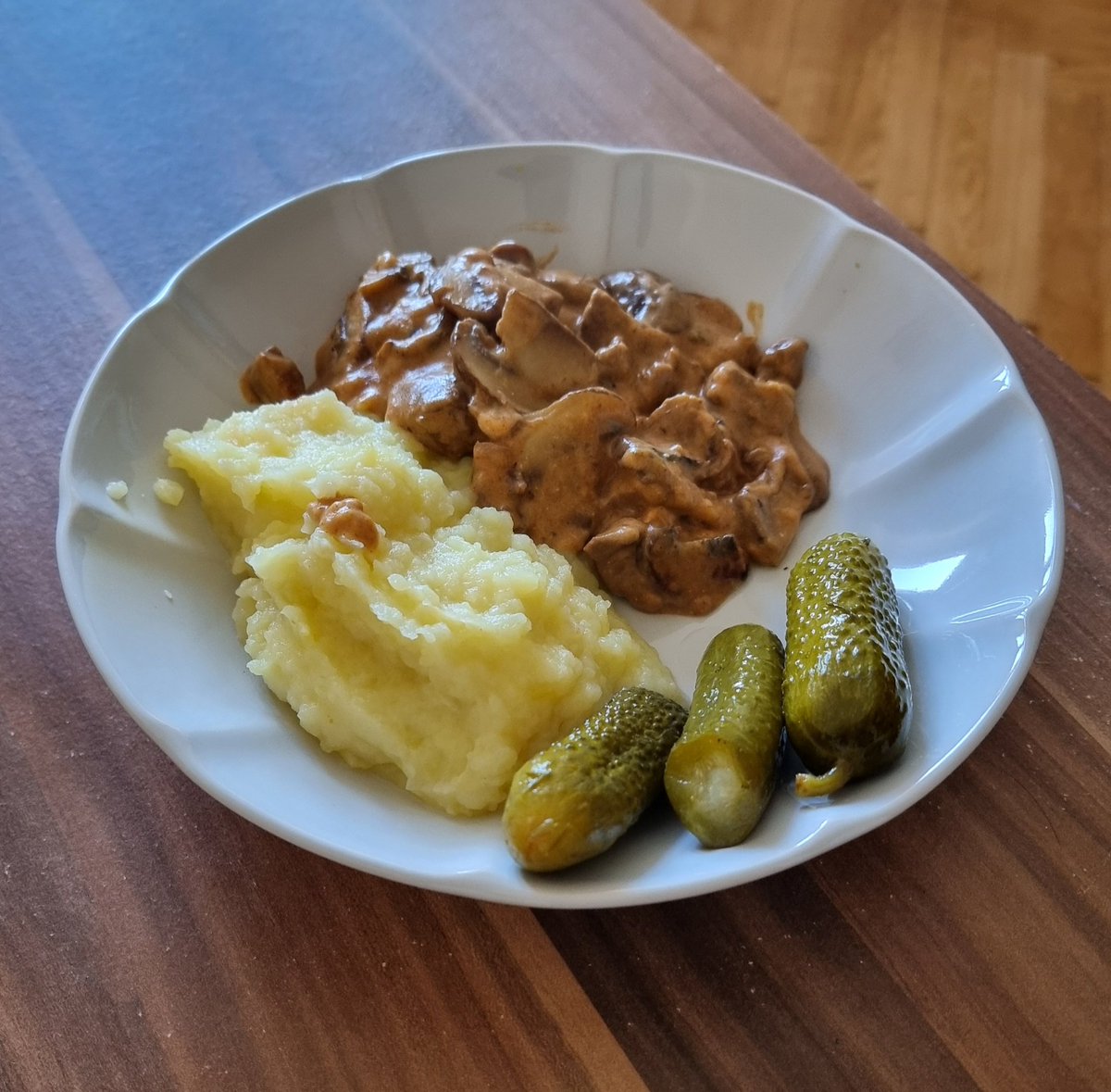 IldarGISGaliev's tweet image. #ЕдимДома говядина по строгановски