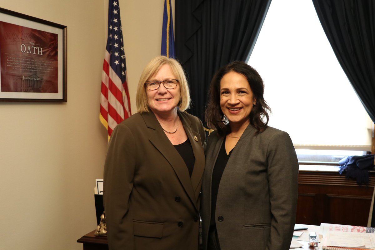 Thanks to my friend @LisaDemuthMN for visiting me and updating me on the latest developments in the Minnesota Legislature.