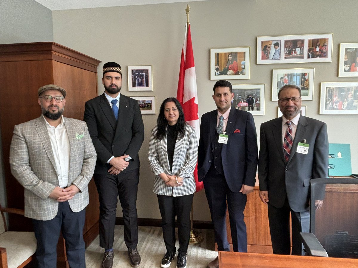 Thank you to the members of the @ahmadiyyacanada for joining me on Parliament Hill for a productive and respectful conversation. I thanked the representatives joining me for their work in Brampton and across Canada.