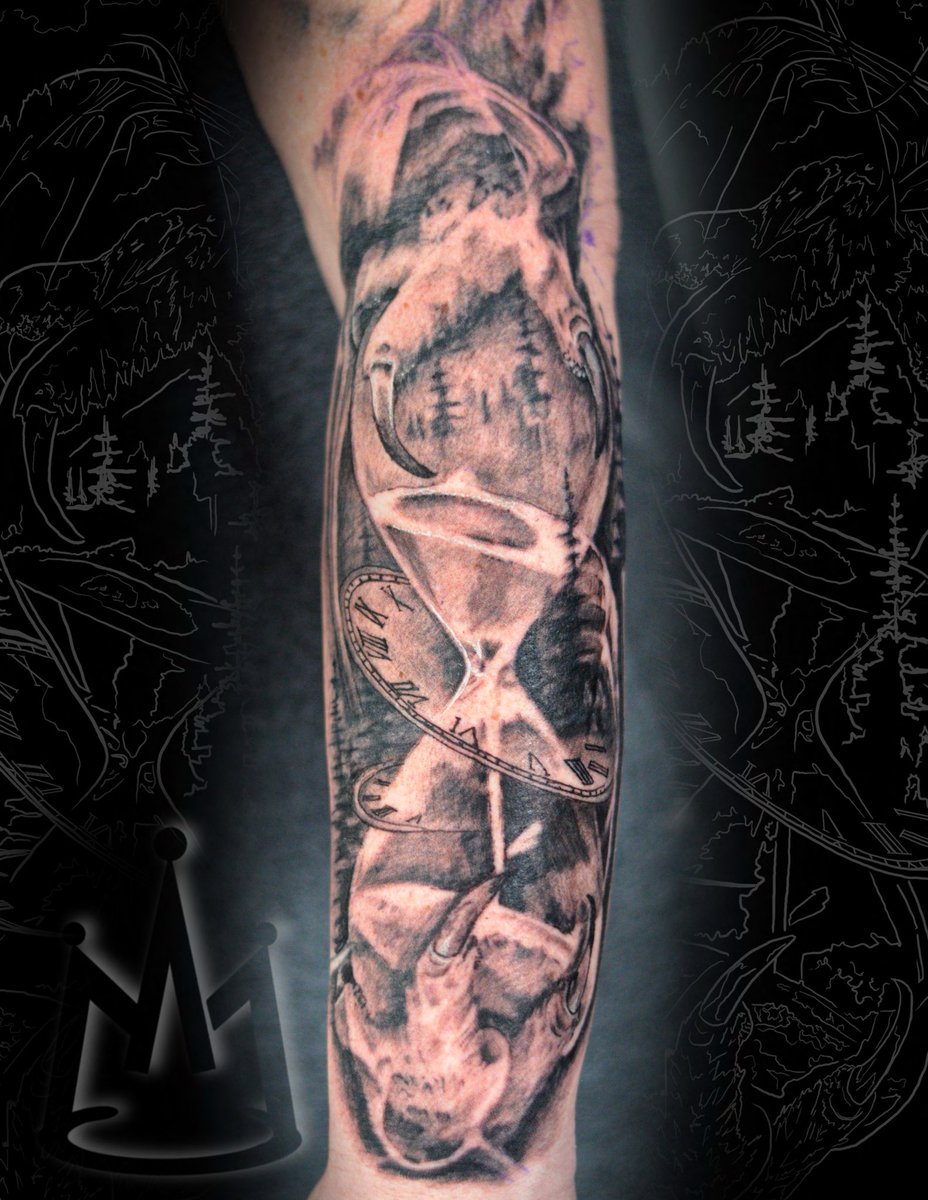 I get todo so many amazing designs people bring me. Thank you Leigh Crumtionfor trusting me to draw on your arm. 
#birmingham #alabamatattoo #realistictattoo #blackandgreytattoo #halfsleevetattoo #bishoprotary #elctrumstencilprimer #criticalpowersupply #empireinks