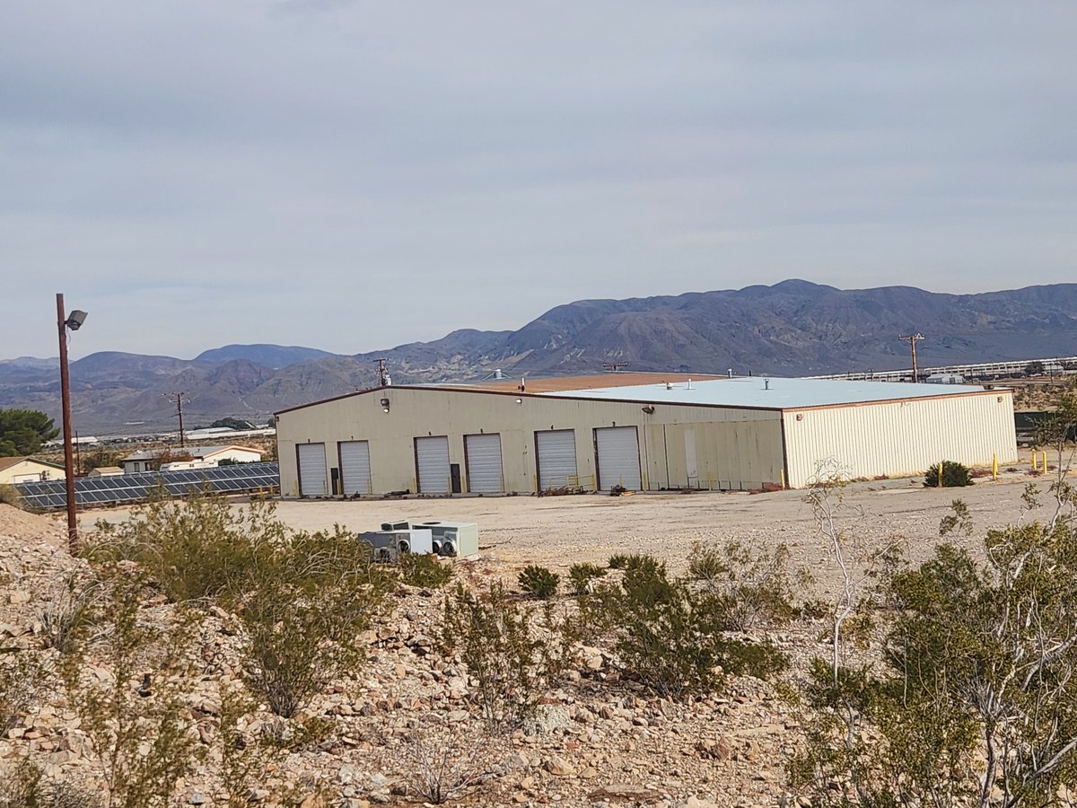 #justleased 10 Acre #Land Site: 34760 Daggett Yermo Road , #daggett #californiarealestate

DM 4 More Info
#leeandassociates #cre #contractoryard #commercialrealestate #industrialrealestate #realestate #freeway #industrial #industrialproperty #retwit #yard #fenced #gated #crei