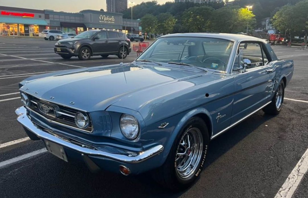 Like Love or Leave? Awesome 66 Mustang