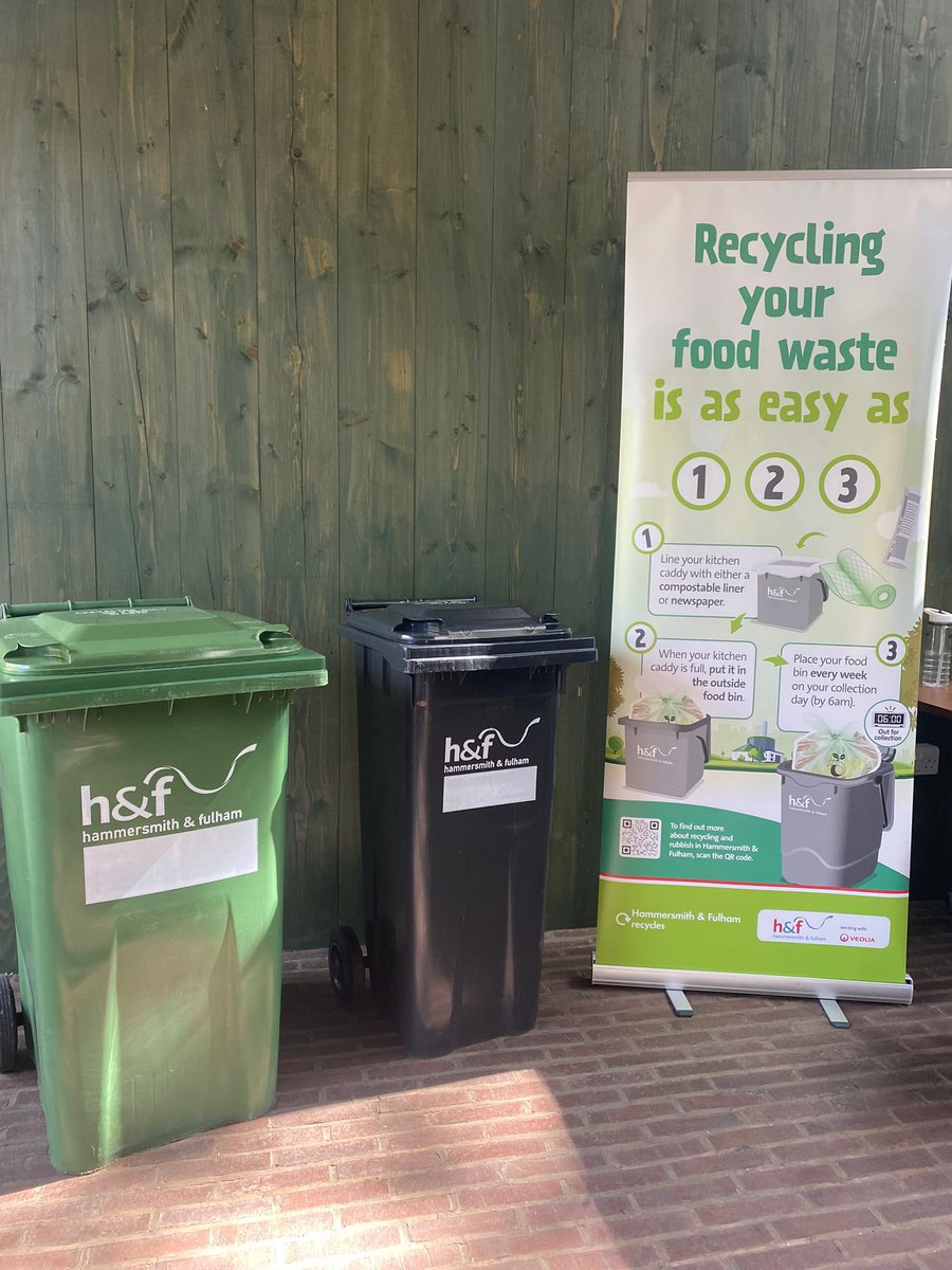 Do you have any questions about #recycling, #foodwaste & bin collections? @LBHF was at Sands End Arts & Community Centre today & will be here again #tomorrow from 12.30pm - 5pm to answer queries. #seaccfulham #communitycentre #artscentre #fulham #community